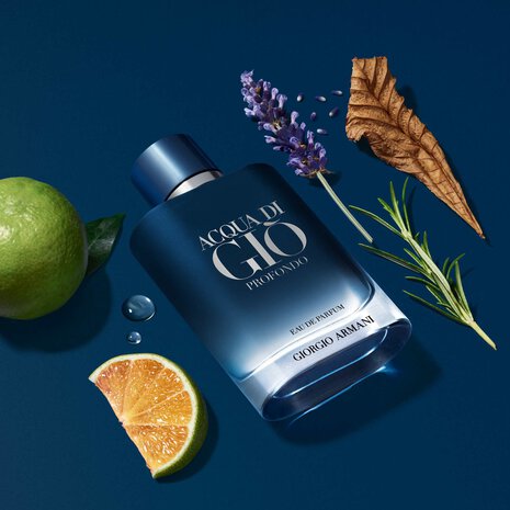 Flacon Profondo – Parfum boisé frais pour homme moderne, disponible chez Parfumerie Passion au meilleur prix | Livraison rapide partout au Maroc