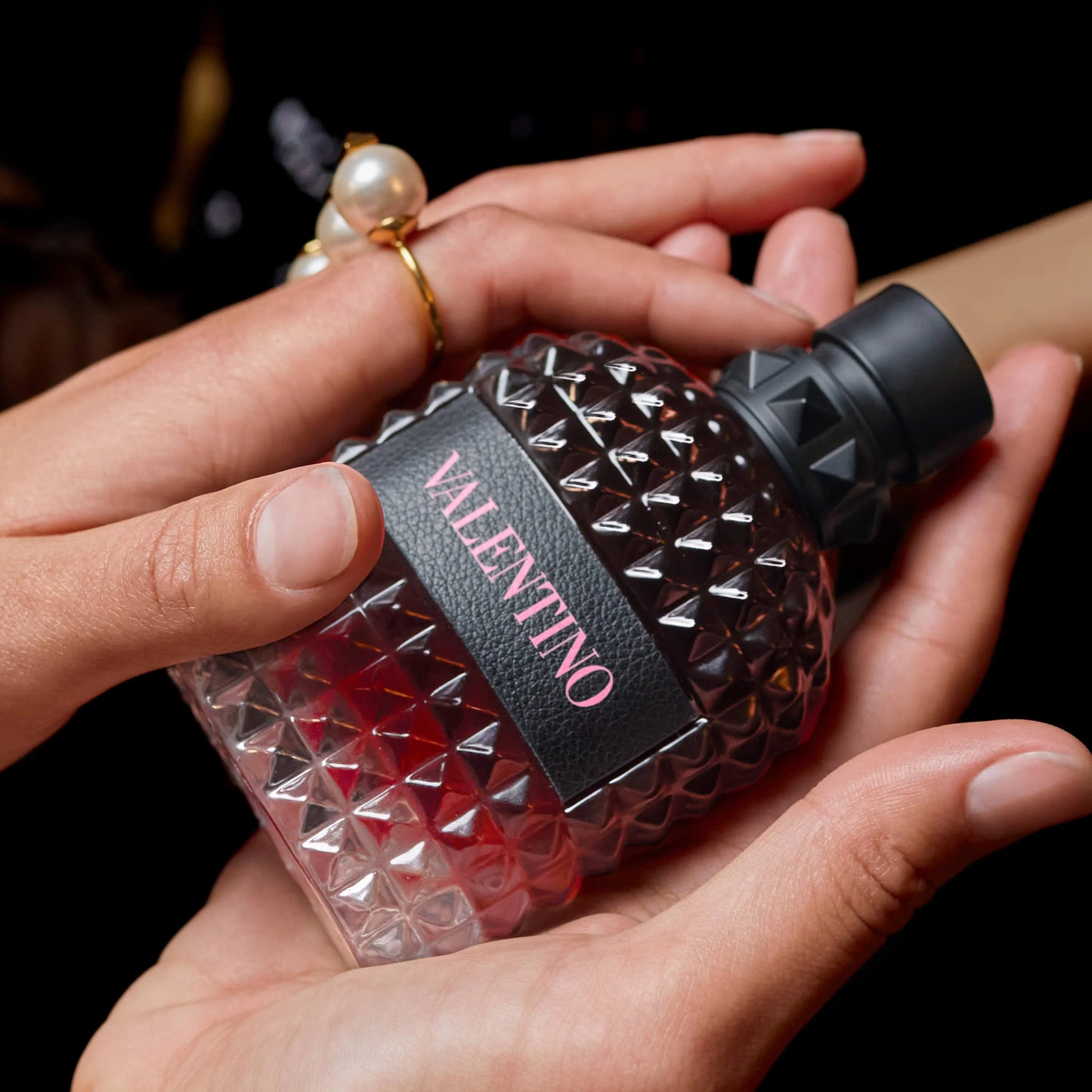 Valentino Uomo Intense – Fragrance masculine sensuelle et boisée, disponible chez Parfumerie Passion au meilleur prix | Livraison rapide partout au Maroc