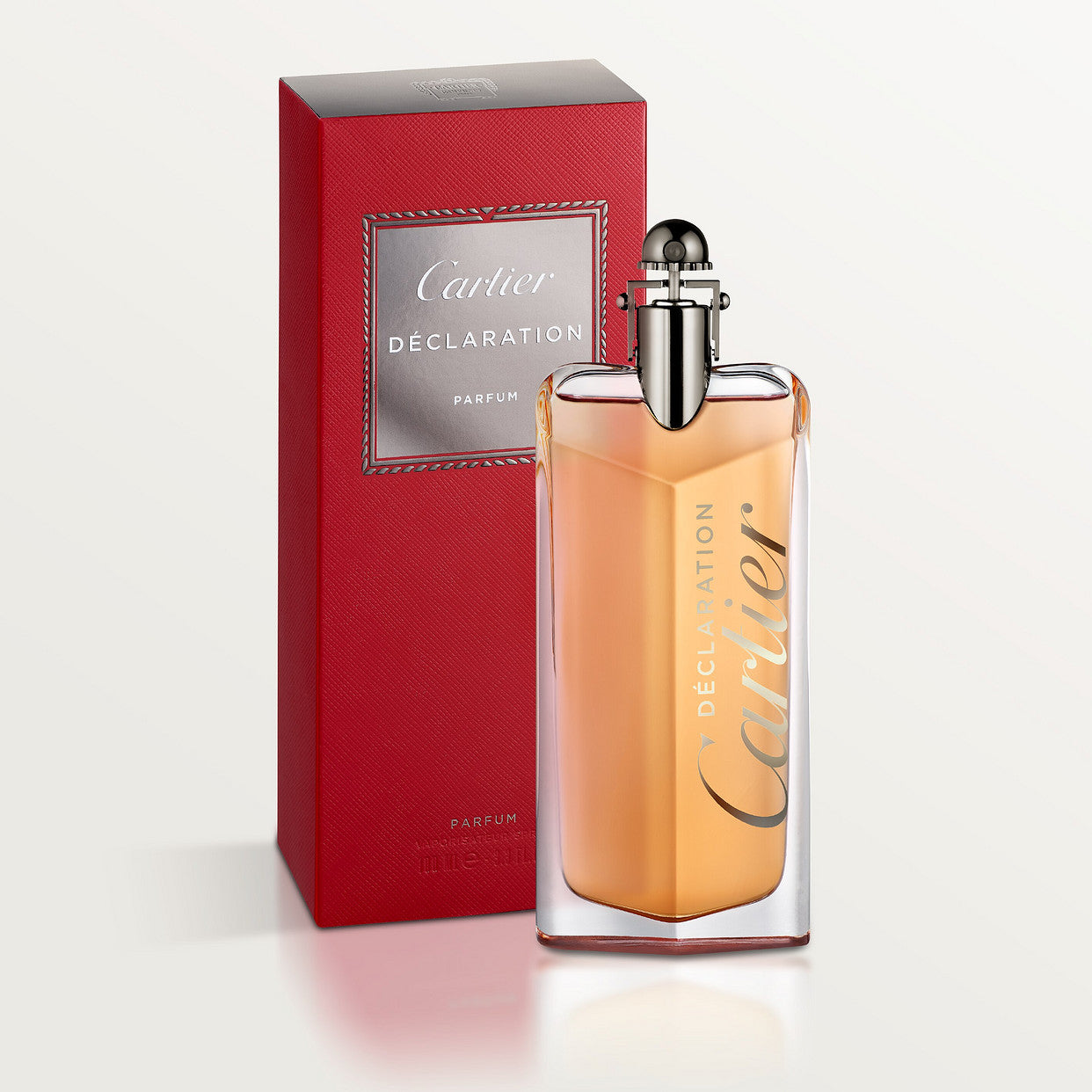 Déclaration Parfum dans un décor intense et boisé, esprit confident