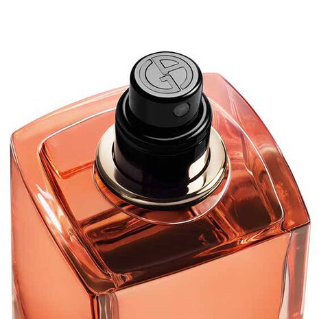 Eau de parfum Sì Intense – Signature forte et envoûtante, disponible chez Parfumerie Passion au meilleur prix | Livraison rapide partout au Maroc