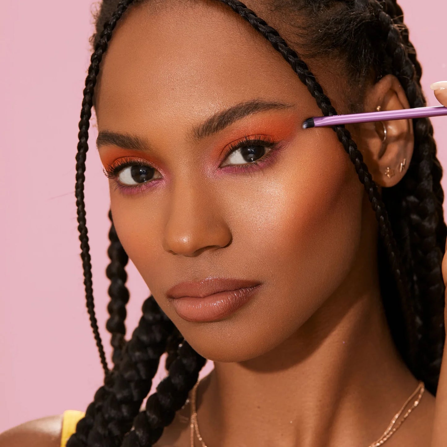 ARTIST ESSENTIALS MAKEUP BRUSH SET