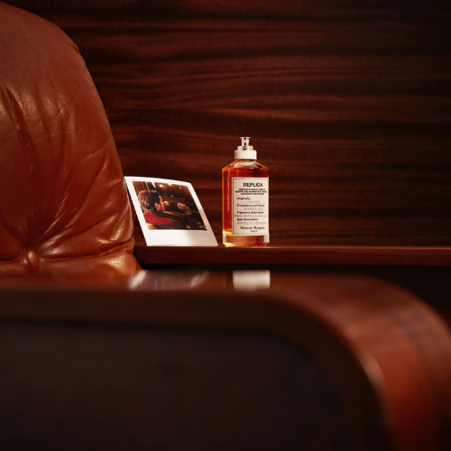 Maison Margiela Replica Jazz Club Eau de Toilette – disponible chez Parfumerie Passion au meilleur prix | Livraison rapide partout au Maroc