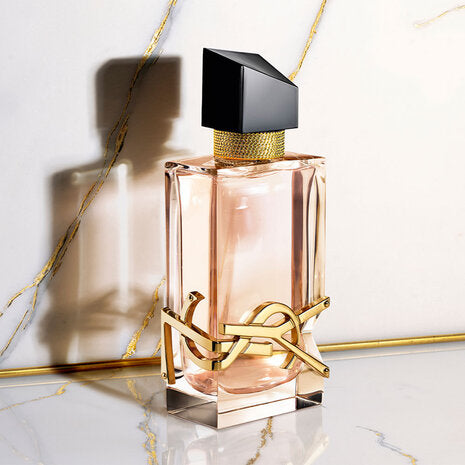 YSL Libre eau de toilette – Fragrance féminine légère et élégante, disponible chez Parfumerie Passion au meilleur prix | Livraison rapide partout au Maroc