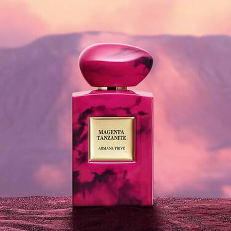 Flacon Magenta Tanzanite – Élixir oriental au café et tonka, disponible chez Parfumerie Passion au meilleur prix | Livraison rapide partout au Maroc