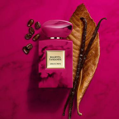 Magenta Tanzanite – Parfum Armani Privé chaud, boisé et épicé, disponible chez Parfumerie Passion au meilleur prix | Livraison rapide partout au Maroc