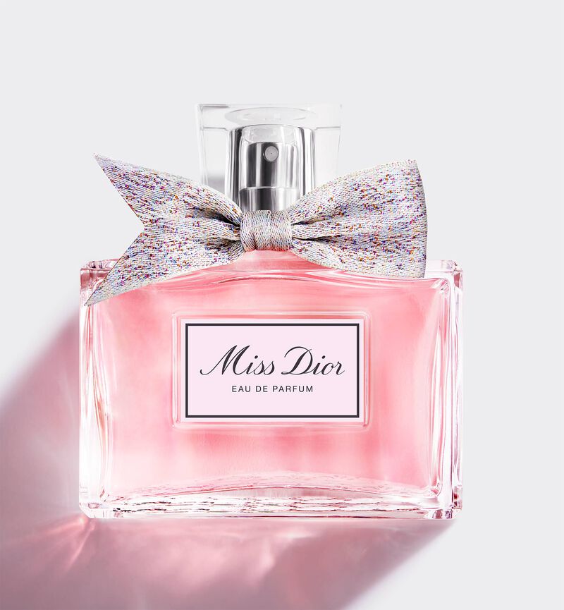 Miss Dior Eau de Parfum – Flacon nœud couture | Produit 100% authentique | Livraison rapide et gratuite sur Parfumerie Passion