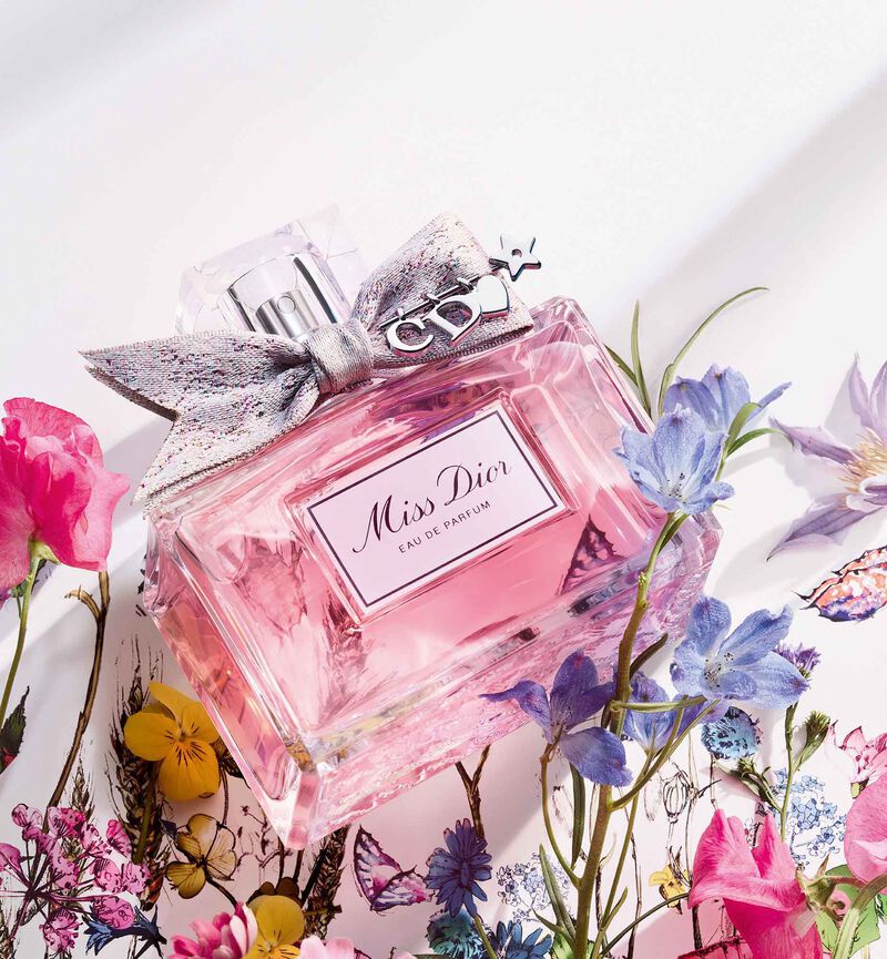 Miss Dior Eau de Parfum – Flacon nœud couture | Produit 100% authentique | Livraison rapide et gratuite sur Parfumerie Passion